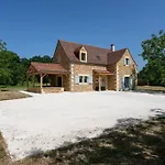 Luxury 3 Bed With Heated Swimming Pool Air Con And Boules Pitch Salignac Eyvigues