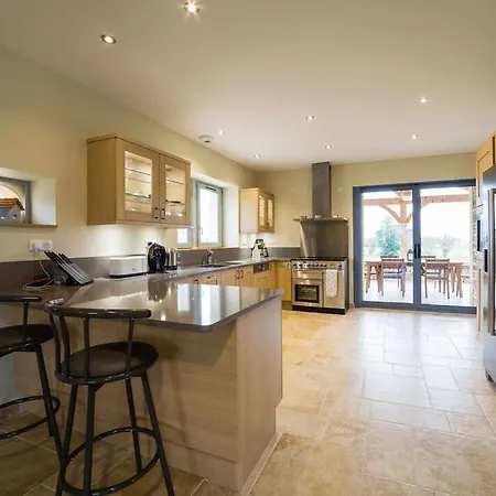 Vila Luxury 3 Bed With Heated Swimming Pool Air Con And Boules Pitch