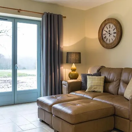 Luxury 3 Bed With Heated Swimming Pool Air Con And Boules Pitch Salignac Eyvigues