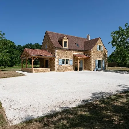 Luxury 3 Bed With Heated Swimming Pool Air Con And Boules Pitch Salignac Eyvigues