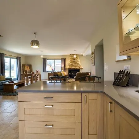 Luxury 3 Bed With Heated Swimming Pool Air Con And Boules Pitch