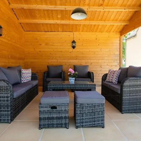 Vila Luxury 3 Bed With Heated Swimming Pool Air Con And Boules Pitch