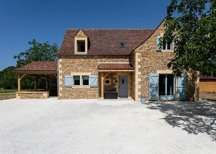 Luxury 3 Bed With Heated Swimming Pool Air Con And Boules Pitch Villa