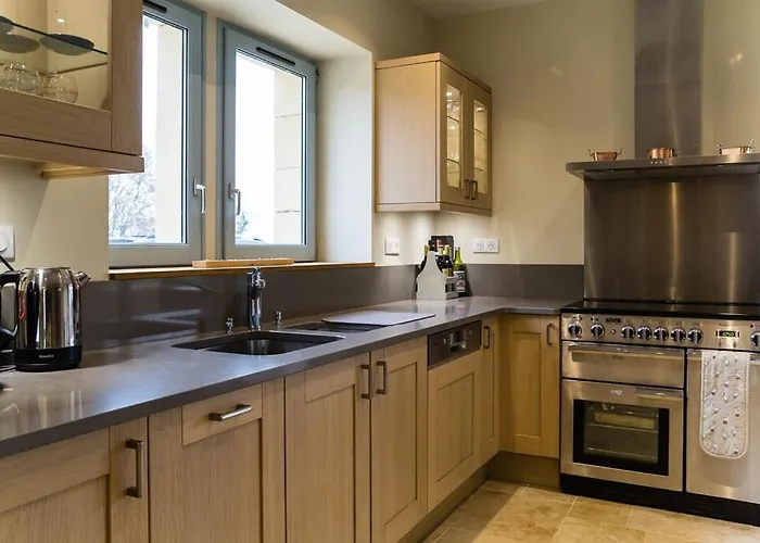 Luxury 3 Bed With Heated Swimming Pool Air Con And Boules Pitch * Salignac Eyvigues