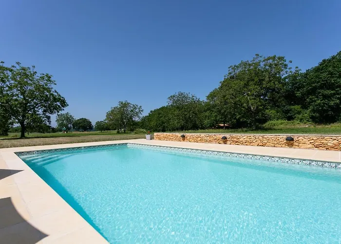 Luxury 3 Bed With Heated Swimming Pool Air Con And Boules Pitch Salignac Eyvigues