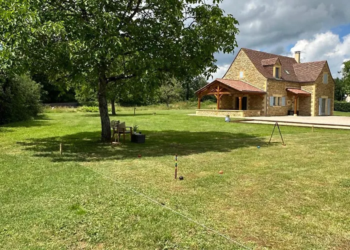 Luxury 3 Bed With Heated Swimming Pool Air Con And Boules Pitch Villa Salignac Eyvigues