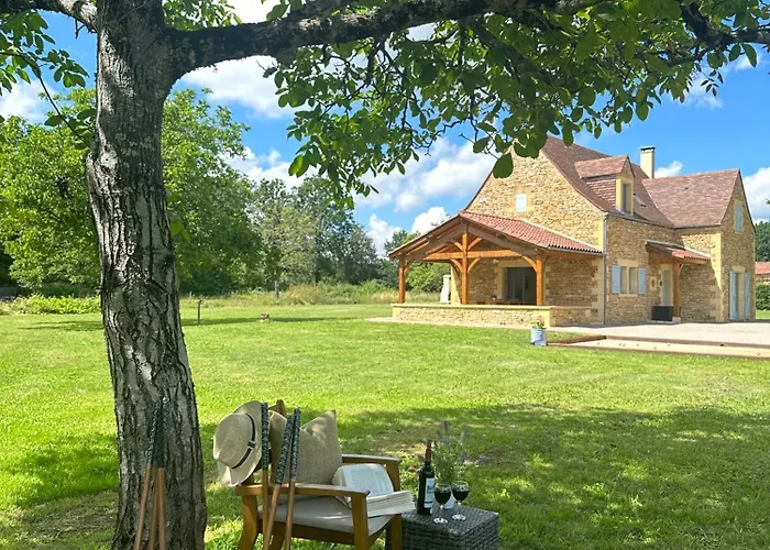 Luxury 3 Bed With Heated Swimming Pool Air Con And Boules Pitch *